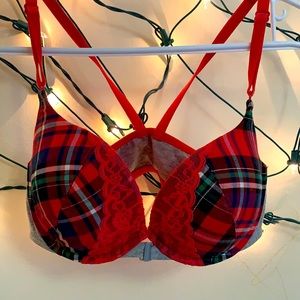 Victoria  Secret  34D